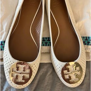 Tory Burch flats size 11, off white. Perfect condition
